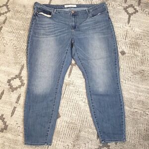 Levi Strauss Signature Mid Rise Skinny Jeans size 22